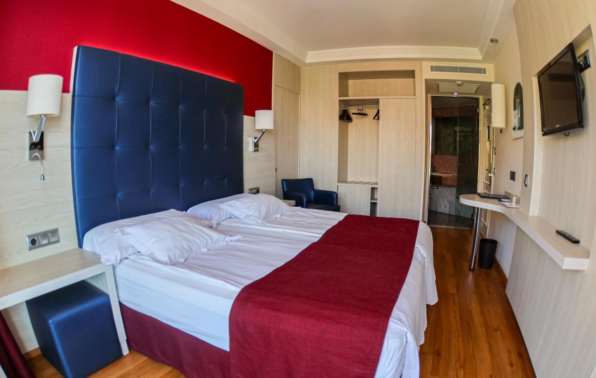 Europe Playa Marina - Adults Only Hotel Illetas Room photo